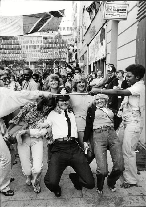 Notting Hill Carnival: 72 Joyous Photographs Through The Years | British Vogue Nottingham Carnival, Carnival Art, Notting Hill Carnival, Breathtaking Photography, Gordon Parks, Best Moments, Notting Hill, British History, Carnival Party