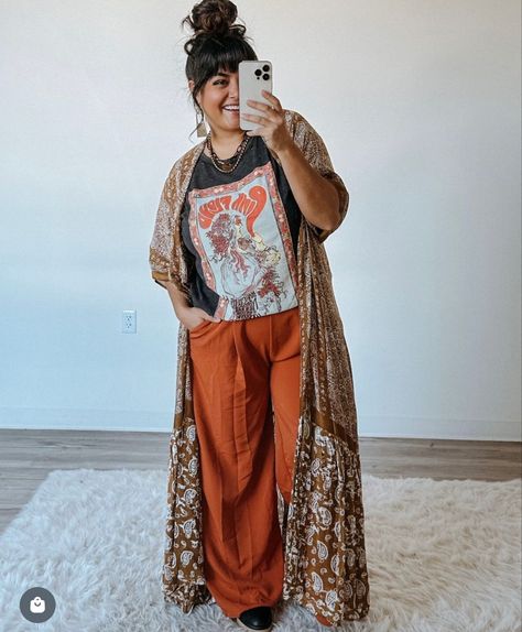 Plus Size Outfits With Kimonos, Earthy Fashion Style, Boho Outfits For Thick Body Type, Plus Boho, Plus Size Boho Winter Outfits, Plus Size Boho Chic, Boho Chic Plus Size Outfits, Plus Size Bohemian Outfits, Kimono Over Dress Outfits