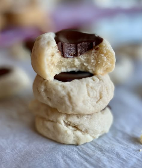 Sourdough Thumbprint Cookies Sourdough Discard Thumbprint Cookies, Sourdough Thumbprint Cookies, Sourdough Cookie Recipes, Sourdough Cookies Recipe, Sourdough Shortbread, Sourdough Treats, Sourdough Desserts, Sourdough Cookies, Sourdough Crackers