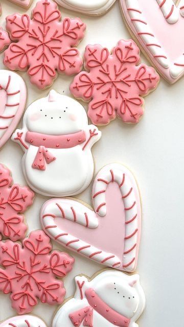 Christmas Biscuit Ideas, Valentine’s Cookies, Christmas Iced Cookies, Icing Cookies Ideas, Cookie Designs Ideas, Winter Sugar Cookies, Fancy Cookie Recipes, Christmas Decorated Cookies, Christmas Sugar Cookies Decorated