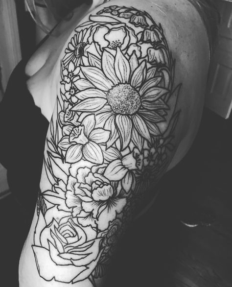 Lily Tattoo Sleeve, Half Sleeve Tattoos Color, Flower Outline Tattoo, Rose Outline Tattoo, Half Sleeve Rose Tattoo, Tattoos For Women On Thigh, Sunflower Tattoo Sleeve, Sunflower Tattoo Shoulder, Ink Therapy