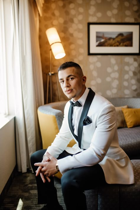 Wedding Guys Getting Ready, Men’s Getting Ready Photos, Groom Wedding Shoot, Groom Getting Ready Poses, Grooms Photoshoot, Groom Details Photography, Grooms Getting Ready, Groom Shoot, Wedding Getting Ready Pictures Groom