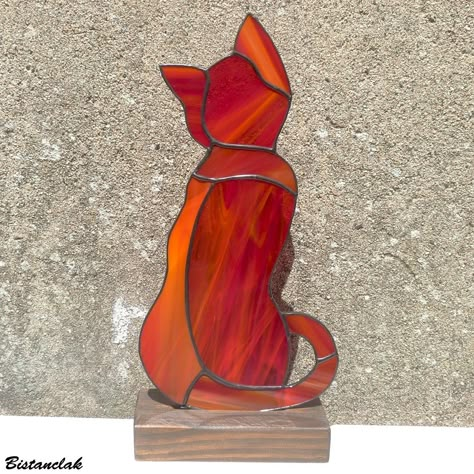 Stained Glass Art Simple, Cat Stained Glass Ideas, Stained Glass Cats, Stained Glass Cat Patterns, Cat Stained Glass Pattern, Cat Mosaic, Stained Glass Cat, Cat Stain, Stained Glass Patterns Free