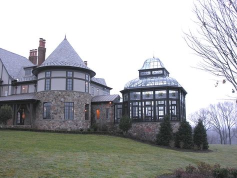 Tanglewood Conservatories’ Historic Replicas - Gallery | Garden Design Outdoor Glass Room, New England Mansion, Victorian Conservatory, Diy Screen Door, Conservatory Garden, Glass Room, Garden Greenhouse, Coffee Shop Design, Earthship