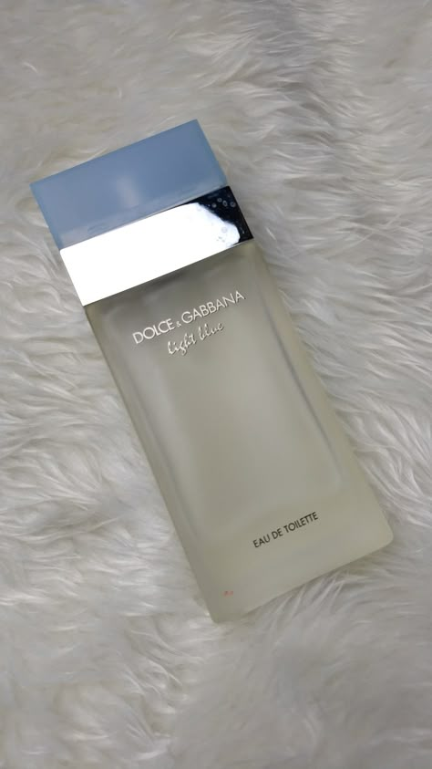 Dolche Gabana, Light Blue Perfume Aesthetic, Perfume Blue, Dolce Light Blue, Dolce And Gabbana Light Blue Aesthetic, Dolce And Gabbana Parfum, Dolce Gabbana Perfume, Dolce Perfume Dolce And Gabbana, Dolce And Gabbana Light Blue Intense