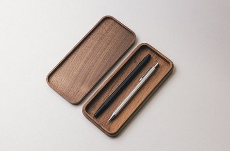 Wooden Pencil Case, Lunchbox Design, Diy Desk Accessories, Wood Chair Diy, Woodturning Art, Woodworking Shop Projects, Upcycle Repurpose, Wooden Pencil, Cnc Ideas