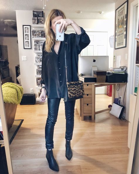 What I Wore This Week - livelovesara Black Blouse Outfit, Silk Blouse Outfit, Kibbe Style, Heart Outfit, Black Silk Blouse, Leggings Outfits, Booties Outfit, Outfit Night, Boating Outfit