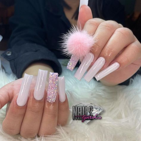 Acrylic Nails With Pom Pom, Nails With Pom Poms, Puff Ball Nails, Pompom Nails, Pom Pom Nails, Pink Glitter Nails, Diy Acrylic Nails, Ballerina Nails, Long Acrylic Nails Coffin