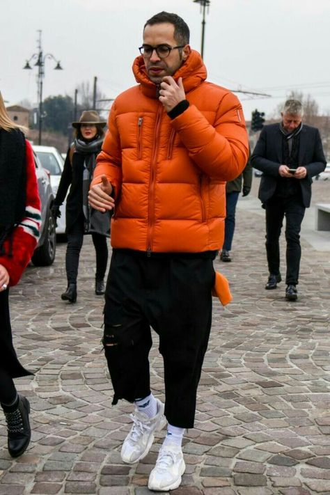 Orange Puffer Jacket Outfit, Puffer Jacket Outfit Men, Winter Outfits Men Streetwear, Jacket Outfit Men, Boho Men Style, Orange Puffer Jacket, Outfits Men Streetwear, Black Men Fashion Urban, Puffer Jacket Outfit