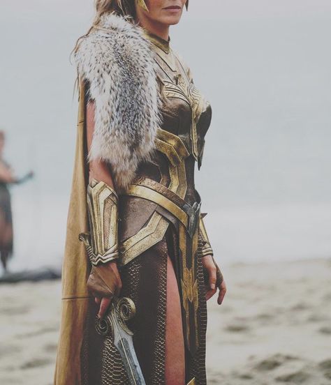 Victorian Prom Dress, Wonder Woman Accessories, Queen Hippolyta, Wonder Woman 2017, Connie Nielsen, Warrior Outfit, Fantasy Love, Hooded Cloak, French Photographers