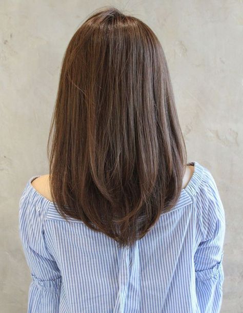 V Cut Hair, Haircuts For Medium Length Hair, Straight Hair Cuts, Shoulder Length Hair Cuts, Haircuts For Medium Hair, Haircuts Straight Hair, Haircut For Thick Hair, Medium Hair Cuts, Long Hair Cuts