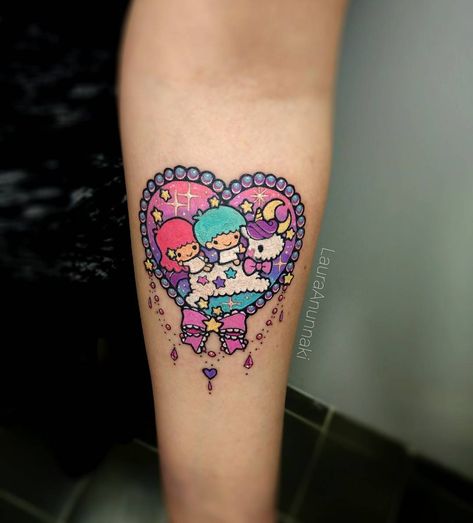 sanrio little twin stars tattoo by laura anunnaki <3 Twin Stars Tattoo, Laura Anunnaki, Kitty Tattoos, Stars Tattoo, Hello Kitty Tattoos, Kawaii Tattoo, Sweet Tattoos, Bff Tattoos, Fresh Tattoo