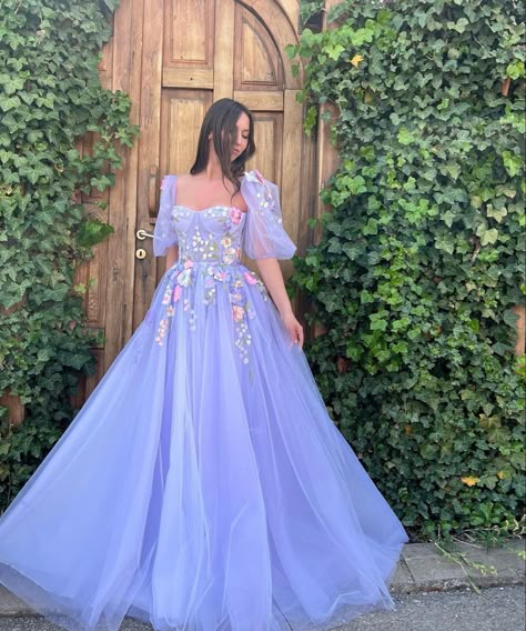 Modern Prom Dresses, Royal Ball Gowns, Rapunzel Dress, Long Frock Designs, Lavender Floral, Long Prom Dresses, Pretty Prom Dresses, Fairytale Dress, Half Sleeve Dresses