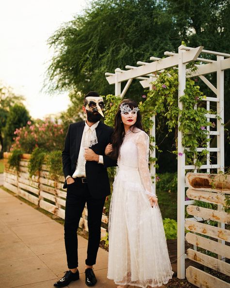 New Darlings - Couples Costume Ideas: Masquerade Ball #halloween #costume Masquerade Couples Costume, Creative Halloween Costumes For Couples, Masquerade Couple, Masquerade Outfit Ideas, Masquerade Ball Costume, Couples Costume Ideas, Masquerade Halloween Costumes, Masquerade Outfit, Couples Halloween Costumes