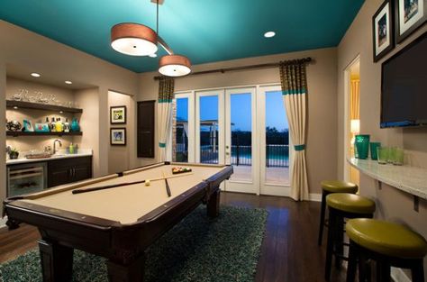 Gorgeous drum pendants are a perfect fit for the space above the pool table Indulge Your Playful Spirit with These Game Room Ideas Entertainment Room Design, Basement Games, Pool Table Room, Traditional Family Room, Game Room Basement, Video Game Rooms, Fitness Video, Pool Rooms, Video Game Room