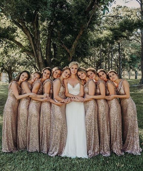 Rose Gold Sequin Bridesmaid Dress, Rose Gold Bridesmaid Dress, Bridesmaid Poses, Wedding Day Bride, Bridesmaid Pictures, Bridesmaid Photoshoot, Rose Gold Bridesmaid, Wedding Portrait Poses, Bride Party