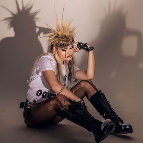 Pop Punk Hairstyles, 70s Punk Hairstyles, British Punk Aesthetic, Pop Punk Photoshoot, Alternative Model Photography, Liberty Spikes Long Hair, Rock Star Photoshoot, 90s Punk Hair, Punk Rock Band Photoshoot