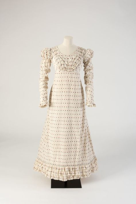 Dress, 1816From the Fashion Museum, Bath on Twitter Regency Day Dress, 19th Century Dresses, Cotton Print Dress, Regency Costume, Cotton Frock, Regency Dresses, Regency Clothing, Fashion Museum, Regency Gown