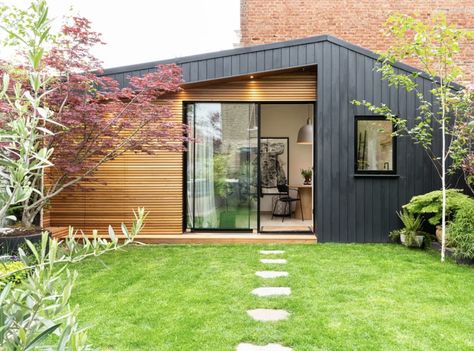 Tiny Guest House, Backyard Guest Houses, Studio Shed, Room Looks, Backyard Studio, House Backyard, Garden Suite, Modern Extension, Backyard Office