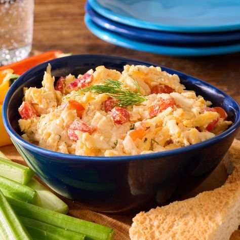 pimento cheese Church Potluck Dishes, Easy Fast Appetizers, Thanksgiving Dip, Cottage Home Plans, Pot Luck Recipes, Church Potluck Recipes, Sandwich Spreads, Fast Appetizers, Pimento Cheese Recipes