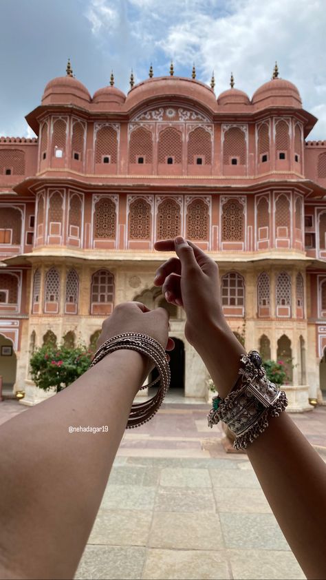 City palace Jaipur ✨ Udaipur Photoshoot Ideas, City Palace Jaipur Photography Poses, Photoshoot Ideas In Jaipur, Udaipur Instagram Story Ideas, Jaipur Asthetic Picture, Udaipur Aesthetic Pictures, Jaipur Picture Ideas, Jaipur Trip Outfits, Jaipur Photoshoot Ideas