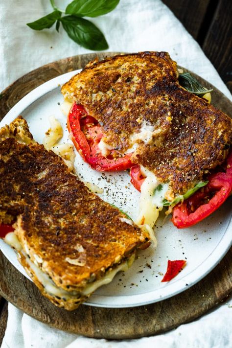 One of my favorite things about a grilled cheese sandwich is how simple they can be and still be so delicious! #grilledcheese #havarti #caprese Tomato Basil Grilled Cheese, Basil Grilled Cheese, Caprese Sandwich Recipe, Caprese Sandwich, Canned Butter, Havarti Cheese, Panini Press, Havarti, Sandwich Spread