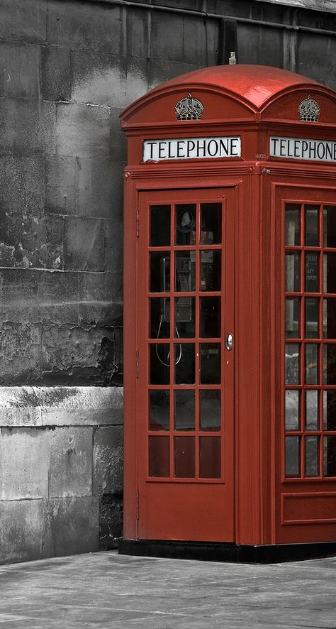 Red Telephone Booth, London Phone Booth, Art Development, Download Adobe Photoshop, Red Telephone Box, London Wallpaper, Red Telephone, Iphone Macbook, Photoshop Digital Background