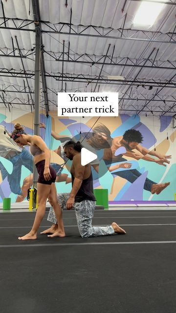 3 Person Stunts Easy, Partner Challenges, Acro Stunts, Acrobatic Poses, Partner Acrobatics, 4th Decorations, Dance Workouts, Acro Dance, Gymnastics Poses