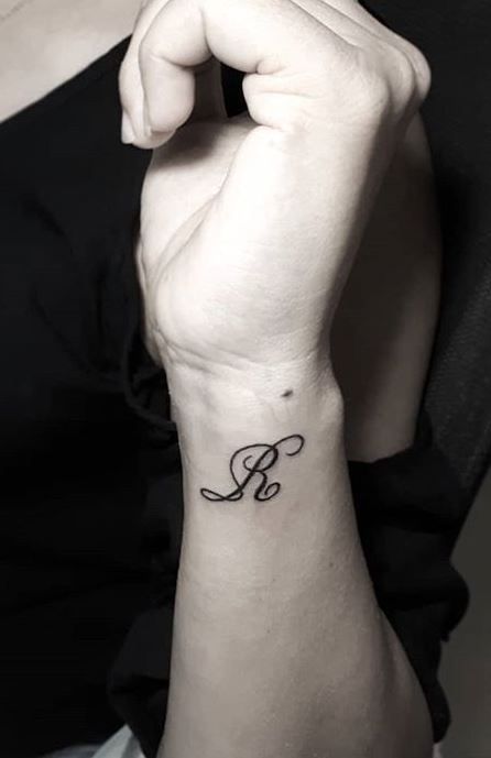 R And S Tattoo, S And R Tattoo, R Letter Tattoo Designs For Women, R Tattoo Letter Initial, Letter R Tattoo Ideas, R Letter Tattoo Design, R Initial Tattoo, R Tattoo Letter, Tattoos For Ladies