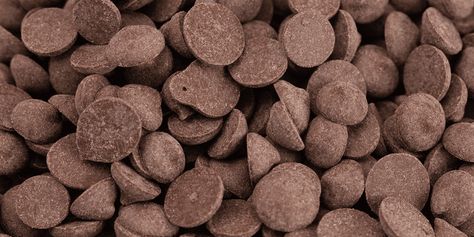 What Are Carob Chips — And How Are They Different From Chocolate Chips? Sweetness Level, Getting A Dog, Organic Food Store, Carob Powder, Carob Chips, Icing Tips, Natural Caffeine, Bulk Food, Food Info