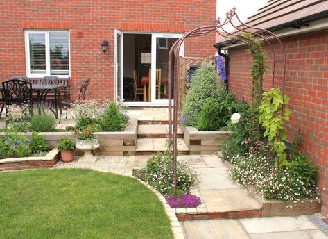 Odd Shaped Garden Design, New Build Garden Design, New Build Garden Ideas Privacy, Newbuild Garden Ideas, Garden Behind Garage, Garden Transformation, New Build Garden, New Build Garden Ideas Uk, New Build Garden Ideas