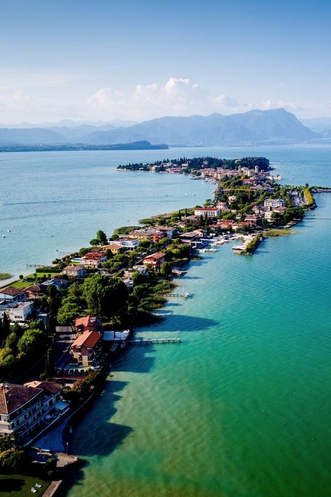 Sirmione Lake Garda, Sirmione Italy, Around The World Cruise, Lake Garda Italy, Italy Beaches, Single Af, Explore Italy, Italy Holidays, Italy Travel Tips