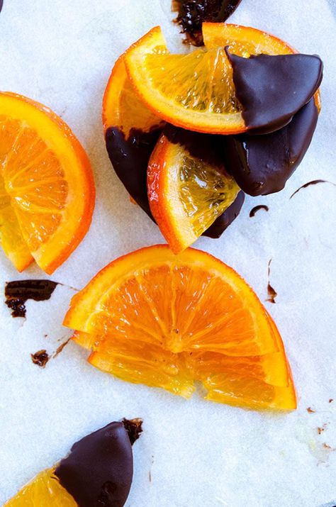 Chocolate covered candied orange slices | giverecipe.com Chocolate Covered Orange, Candied Orange Slices, Chocolate Slice, Candied Orange, Fruit Orange, Orange Chocolate, Candied Orange Peel, Orange Candy, Orange Recipes