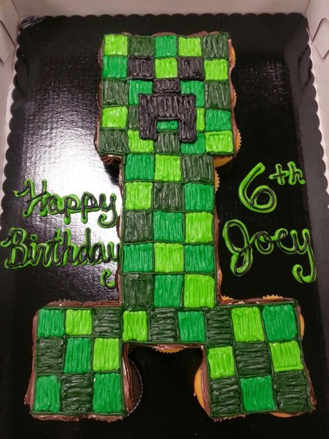 Minecraft Creeper cupcake cake Minecraft Cupcake Pullapart, Minecraft Creeper Cupcake Cake, Creeper Cupcake Cake, Minecraft Pull Apart Cupcake Cake, Minecraft Birthday Cupcakes, Minecraft Cupcakes Ideas, Minecraft Cupcake Cake, Creeper Cupcakes, Minecraft Creeper Cake