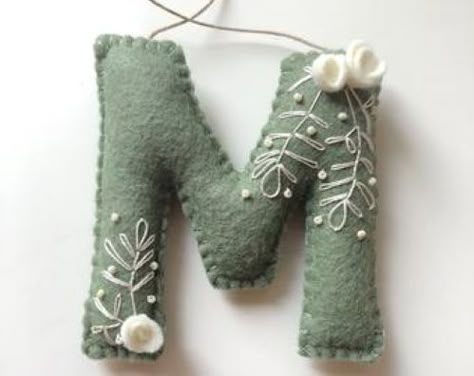 Felt Letters Diy, Letter M Art, Felt Keychain, Cream Embroidery, Letter Ornaments, Felt Crafts Christmas, Christmas Stocking Pattern, Felt Christmas Decorations, Christmas Decor Inspiration