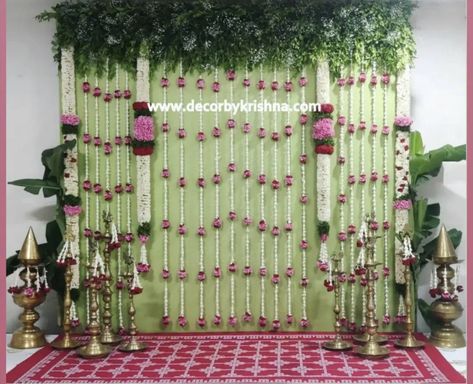 Pellikoduku Decor, Simple Baby Shower Decorations, Pellikuthuru Decor, Leaf Decor Wedding, Naming Ceremony Decoration, Small Wedding Decor, Reception Stage Decor, Home Flower Decor, Simple Stage Decorations