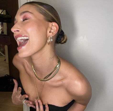 Kendall Jenner Piercings, Hailey Bieber Jewelry, Hailey Rhode Baldwin, Big Nose Beauty, Hailey Bieber Style, Justin Hailey, Kendall And Kylie Jenner, Hailey Baldwin, Hailey Bieber