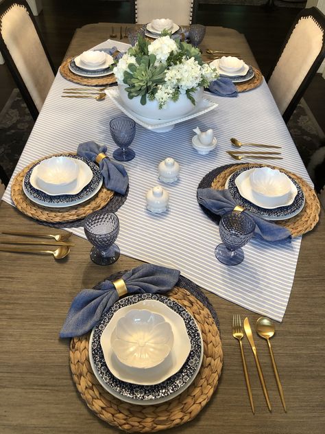 Norooz Design, Secret Supper, Table Setting Etiquette, Home Decor Ideas Bedroom, Decor Ideas Bedroom, Tafel Decor, Dining Etiquette, Diy Table Decor, Dinner Party Table