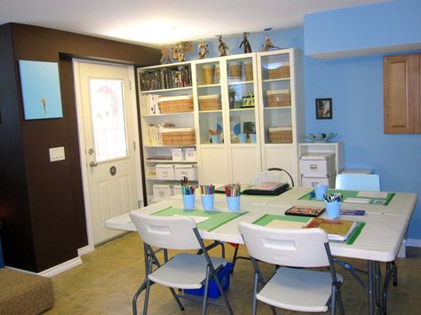 ART THERAPY REFLECTIONS: Designing an Art Therapy Studio Art Therapy Room, Art Therapy Studio, Art Therapist Office, Art Therapy Benefits, Art Therapy Office, Therapy Space, Play Therapy Room, Office Layout Ideas, Art Therapy Directives