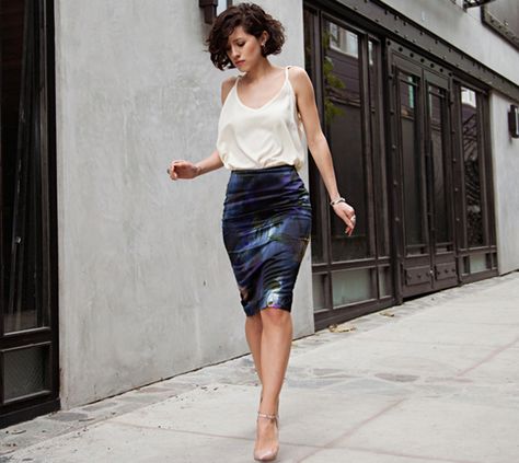 Karla Deras Carla Deras, Karla's Closet, Karlas Closet, Mid Length Curly Hairstyles, Karla Deras, Short Hair Outfits, Printed Skirt, Girls Style, Outfit Trends