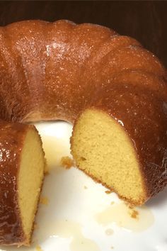 Rum Bundt Cake, Bacardi Rum Cake, Easy Bundt Cake, Light Cake, Bacardi Rum, Light Cakes, Rum Cake, Yellow Cake, Yellow Cake Mixes