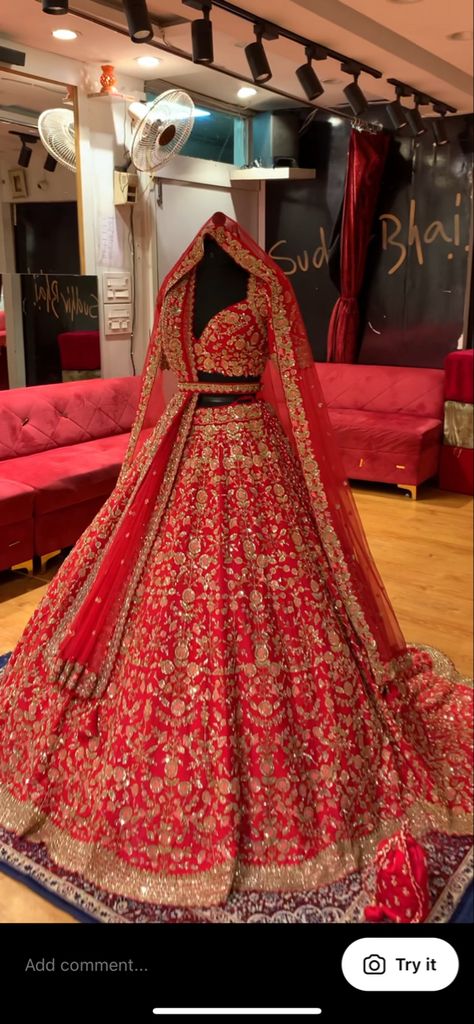 Indian Bridal Wear Red, Dress Makeover, Latest Bridal Lehenga Designs, Chic Prom Dresses, Bridal Lehenga Designs, Red Bridal Dress, Latest Bridal Lehenga, Wedding Lehenga Designs, Indian Bride Outfits