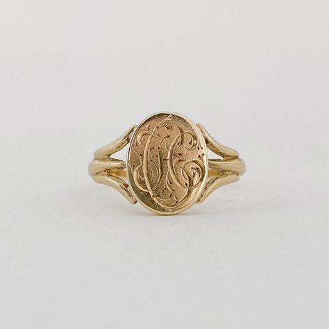 Signet rings have a rich history, dating back to ancient times when they served as personal signatures and symbols of authority ⚜️ Traditionally engraved with family crests, they authenticated documents and represented heritage and power. Today, they remain timeless symbols of elegance. Engraved Signet Ring, Ornate Ring, Family Crests, Signet Rings, Lost Wax Casting, Half Eternity Ring, High Society, Jewel Box, Family Crest