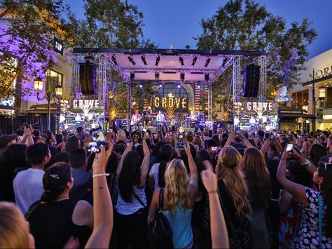 Summer In Los Angeles, La Bucket List, Concert Stage Design, Summer Concerts, Concert Stage, Concert Aesthetic, First Day Of Summer, Outdoor Concert, Concert Series