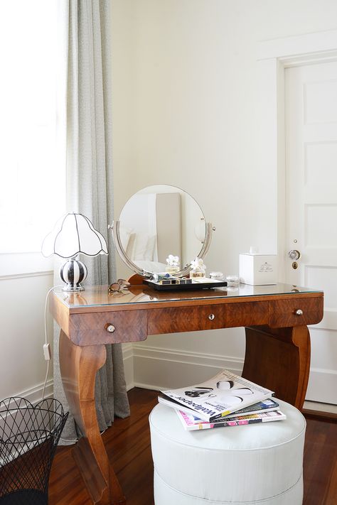 Nightstand Vanity, Small Vanity Ideas, Makeup Vanity Ideas Bedrooms, Transitional Style Interior Design, Bedroom Vanity Desk, Mid Century Vanity, Vanity Bedroom, Dallas House, Small Vanity