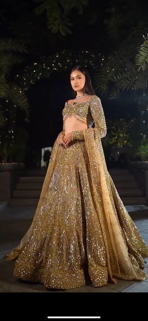 Middle Class Family, Engagement Dress For Bride, Latest Bridal Lehenga Designs, Best Indian Wedding Dresses, Wedding Fits, Indian Gown, Engagement Lehenga, Class Family, Gold Lehenga