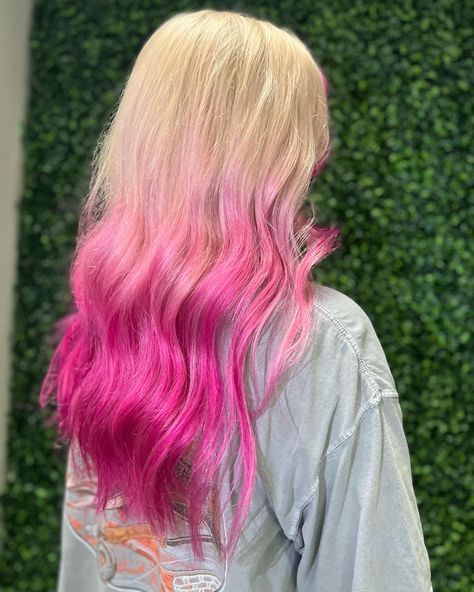 Hot Pink And Platinum Hair, Hot Pink Blonde Hair, Bottom Half Dyed Hair Pink, Blond Hair With Pink Ends, Hot Pink Balayage, Blonde Hair With Pink Tips, Pretty Haircut, Highlights Blond, Pink Balayage