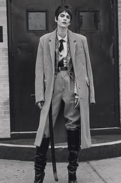 Androgynous Aesthetic, Style Androgyne, Androgynous Outfits, Gender Fluid Fashion, Queer Fashion, W Magazine, Margaret Howell, Androgynous Fashion, Mode Vintage