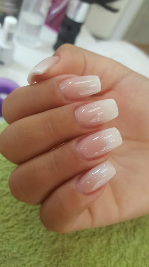 American Nails Acrylic, Cute Short Nail Sets French Tip, Natural French Tip Nails Acrylics, Clear Nails With Colored Tips, American Nails French, Short Full Set Nails Acrylics, Full Set Nails Acrylic Short, Clear French Tip Nails, American French Nails