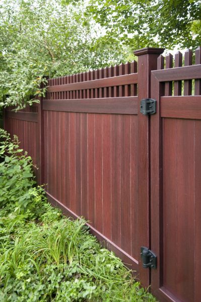 Grand Illusions Vinyl WoodBond Mahogany (W101) Fencing Panels. Woodgrain Vinyl Fence with all the beauty of a real wood fence and none of the maintenance! Wood Fence Privacy Ideas, Diy Privacy Fence, Fence Lights, Vinyl Privacy Fence, Wood Fences, Walkway Landscaping, Fence Designs, Privacy Fence Designs, Fencing Ideas